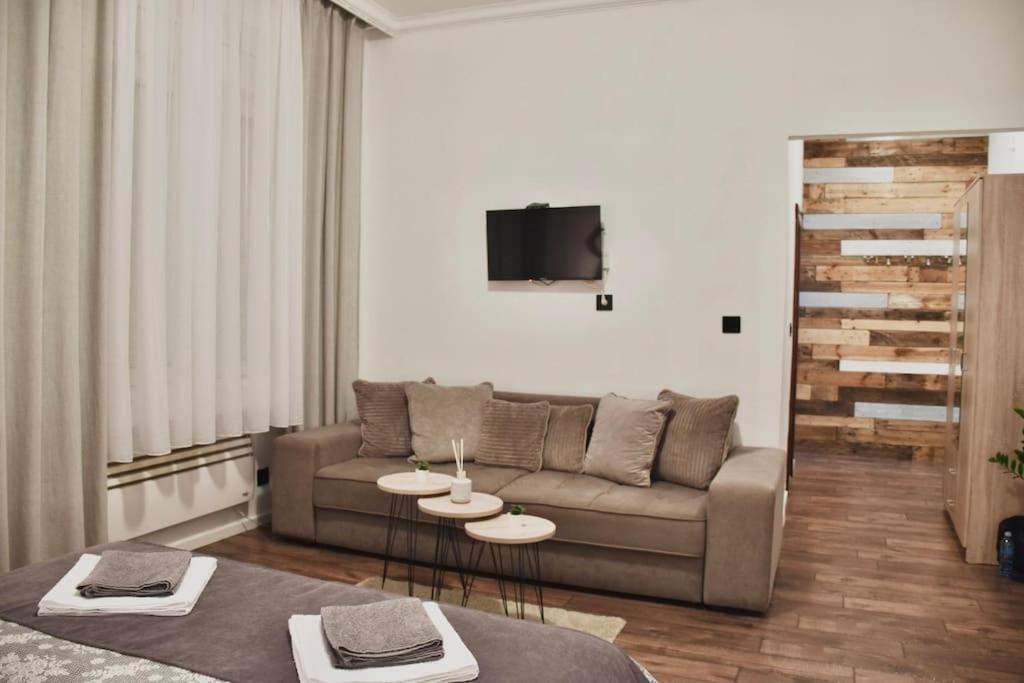 Apartment In Belgrade With Small Parking Space Exterior photo